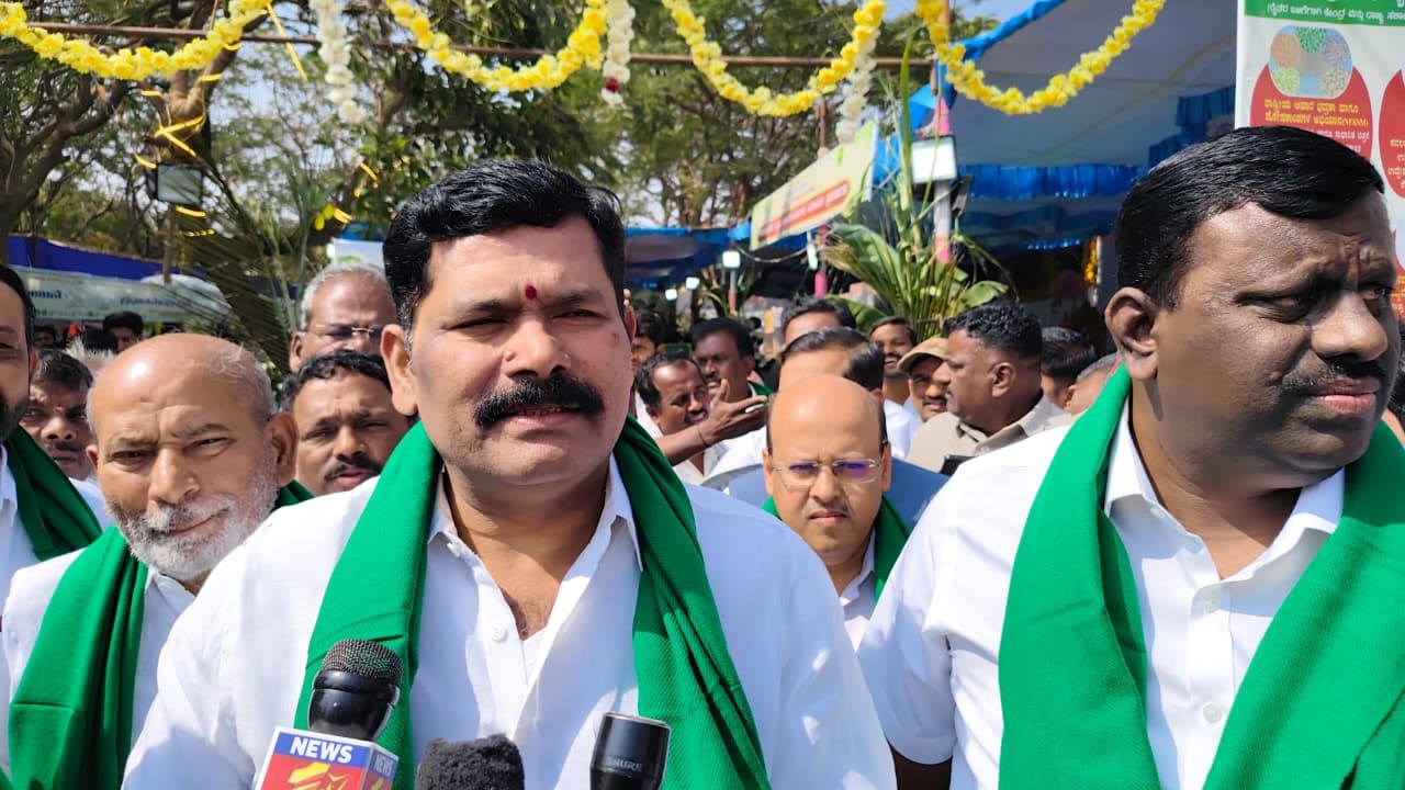 ಗವಿಸಿದ್ದೇಶ್ವರ ಜಾತ್ರೆ ಅಂಗವಾಗಿ ಕೃಷಿ ಇಲಾಖೆಯಿಂದ ವಸ್ತು ಪ್ರದರ್ಶನ