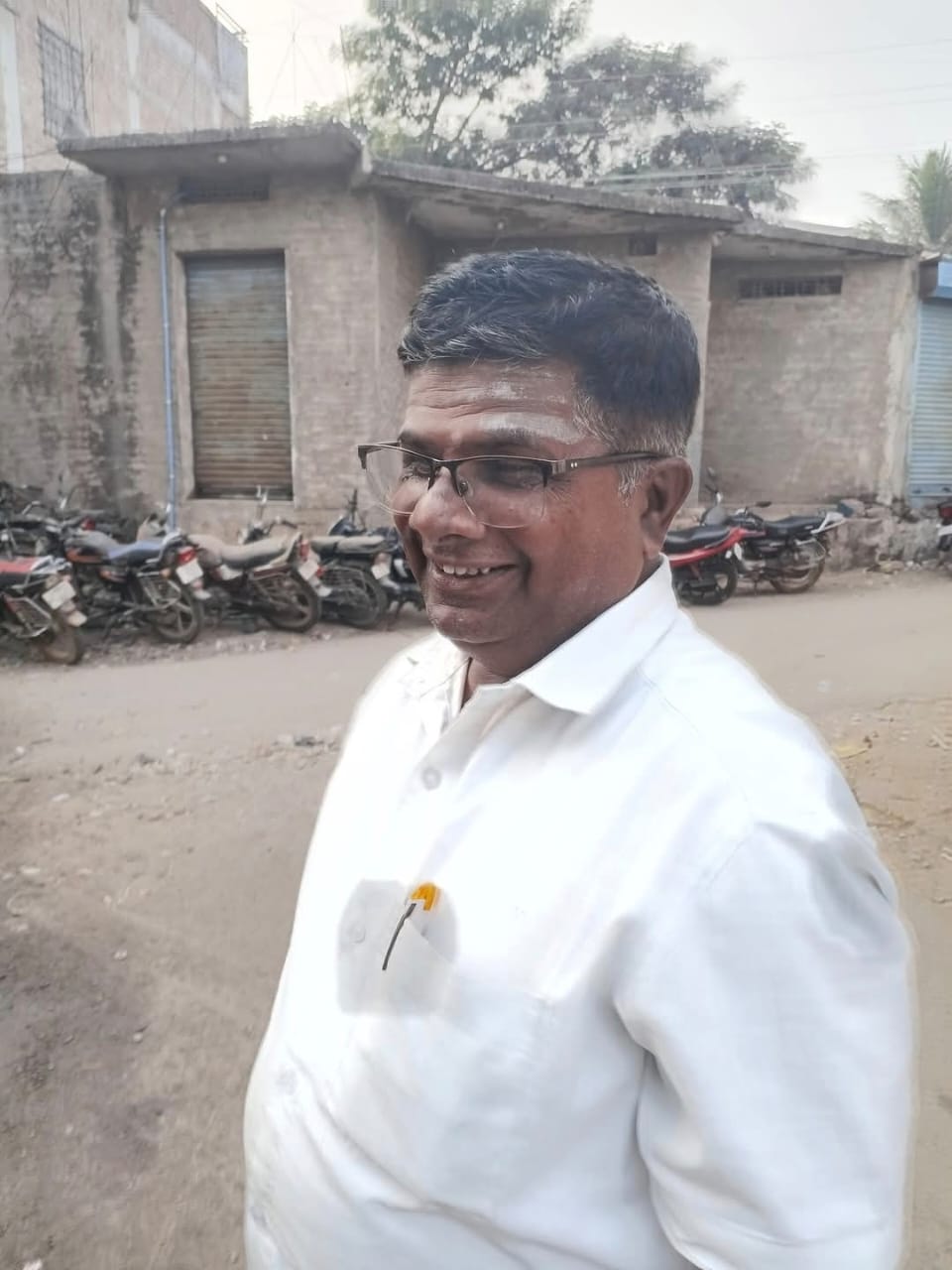 ಗಜೇಂದ್ರಗಡದ "ಮಹಾಲಿಂಗೇಶ್ವರ ಮೆಡಿಕಲ್" ಶರಣಪ್ಪ ಕೋಟಗಿ: ನಾಲ್ಕು ದಶಕಗಳ ನಿರಂತರ ಸೇವೆಯ ಸಾರ್ಥಕ ಪಯಣ